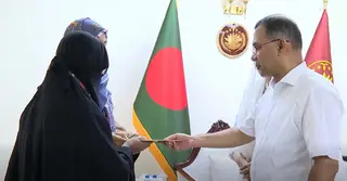 ট্যাংকে বিস্ফোরণে শহিদ দুই সেনার পরিবার পেলো প্রধানমন্ত্রীর আর্থিক সহায়তা